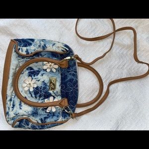 This is a sidebag